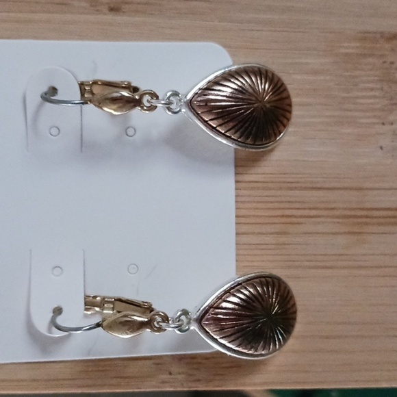 Silver Tone Gold Tone Center Tear Drop Dangle Leverback Earrings - Picture 1 of 4